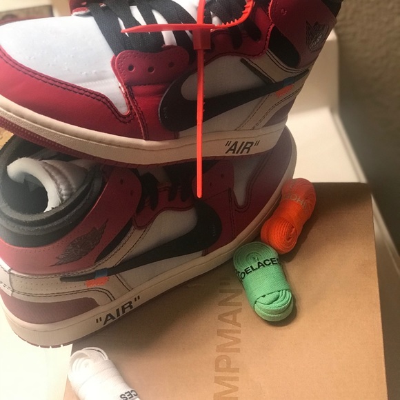 Off White Jordan Chicago Bull White size 9.